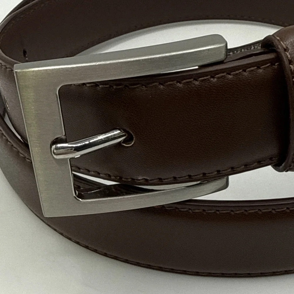 CTM® Leather Belt with Silver‎ Buckle, 44, Brown